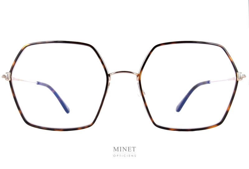 Les Tom Ford TF5630 sont de belles lunettes optiques en métal de forme hexagonale oversized. Fine et légères, leurs coté oversize vous offriront un super look.